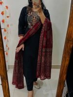 Black & Red – The Royal Contrast